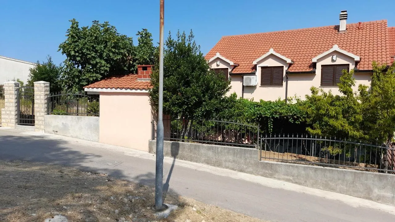 Apartmani A.Teskera Trogir 0*,  Croatia